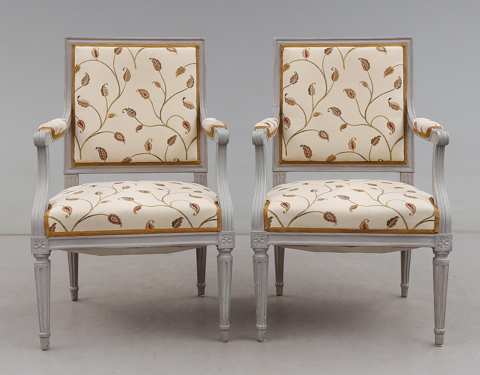 KARMSTOLAR, 1 par, gustaviansk stil, 1900-talets andra hälft.