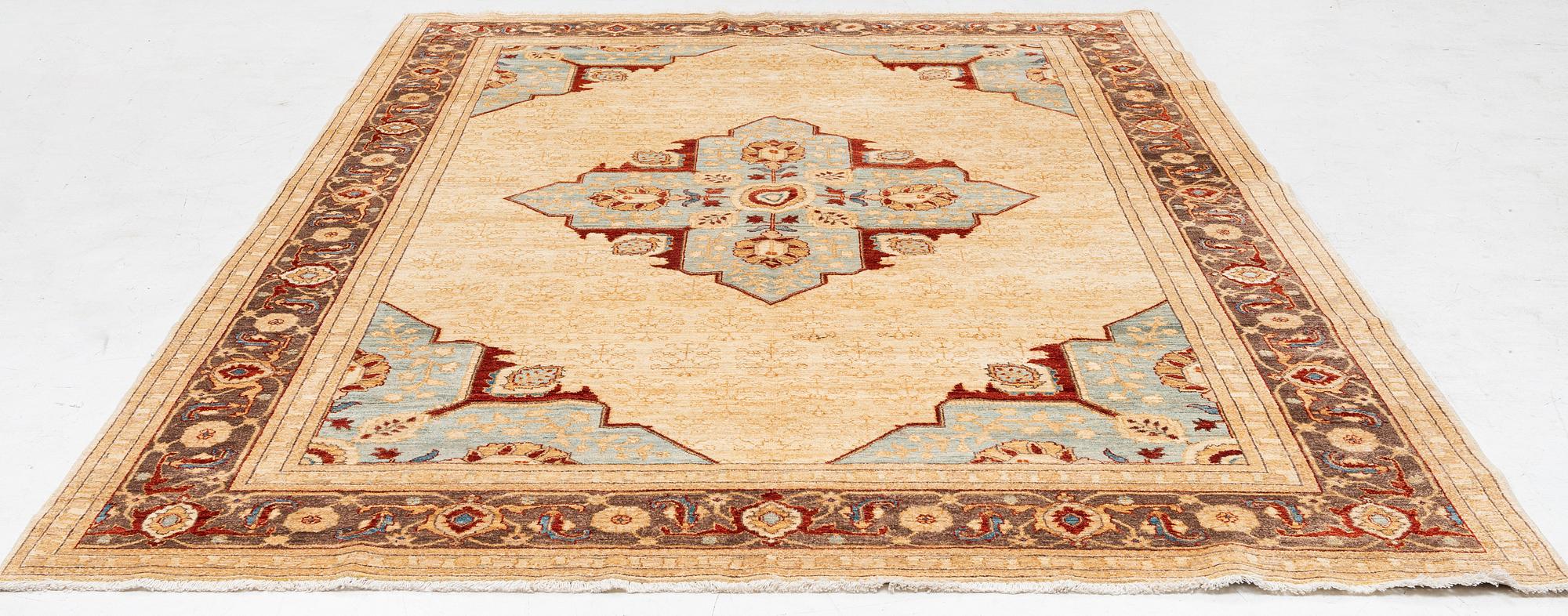 Oriental rug, probably Pakistan, approx. 337 x 247 cm.