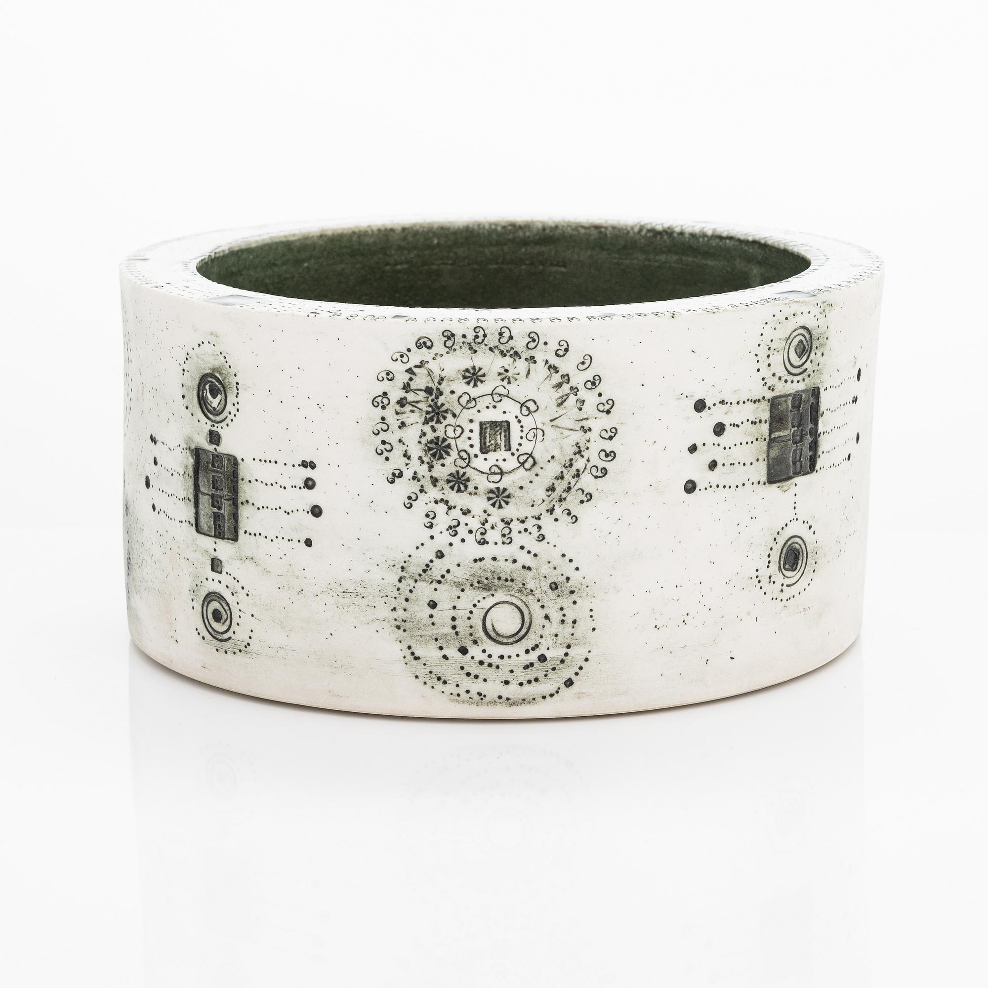 Rut Bryk, a stoneware bowl signed Arabia BRYK.