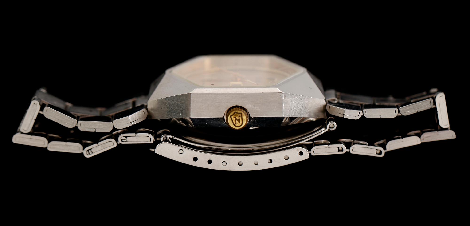 ARMBANDSUR, 2 st, Nivada automatic, stål, 1900-talets andra hälft.