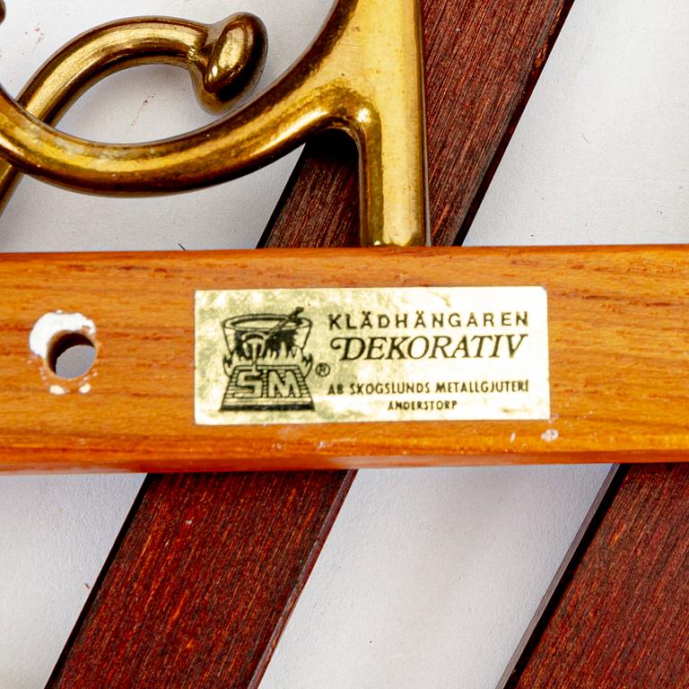 Klädhängare, 3 st, "Dekorativ", Skoglunds metallgjuteri, Anderstorp, 1900-talets mitt.