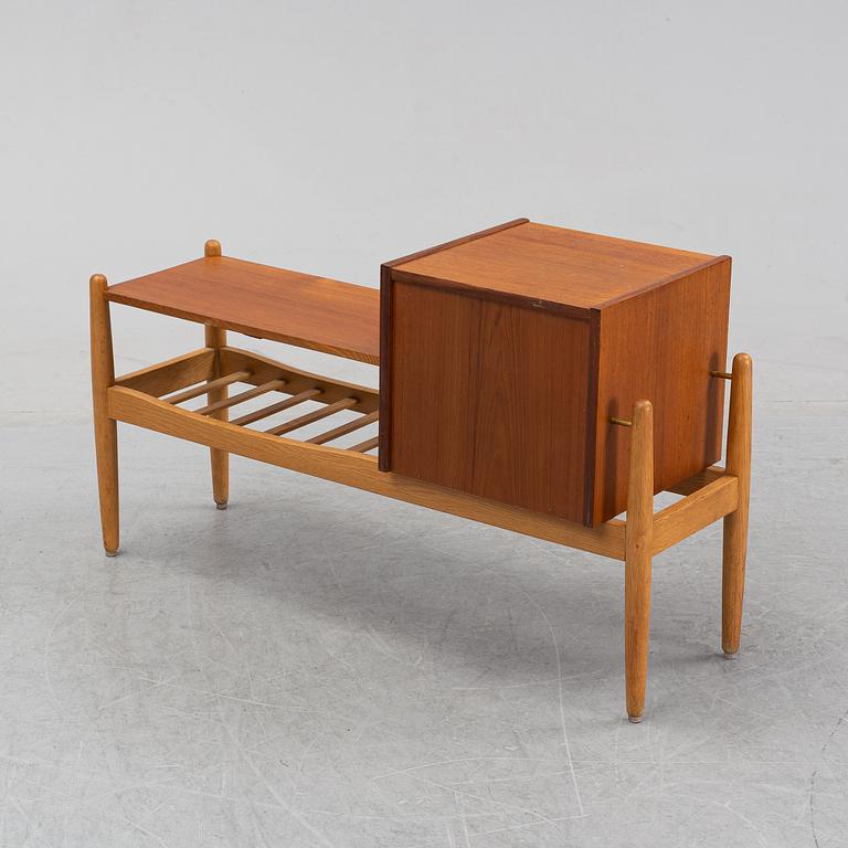 Arne Wahl Iversen, a 1950/60s oak and teak shelf with drawers "Spectum", IKEA.