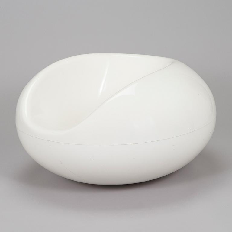 Eero Aarnio, nojatuoli, "Pastilli" Adelta.