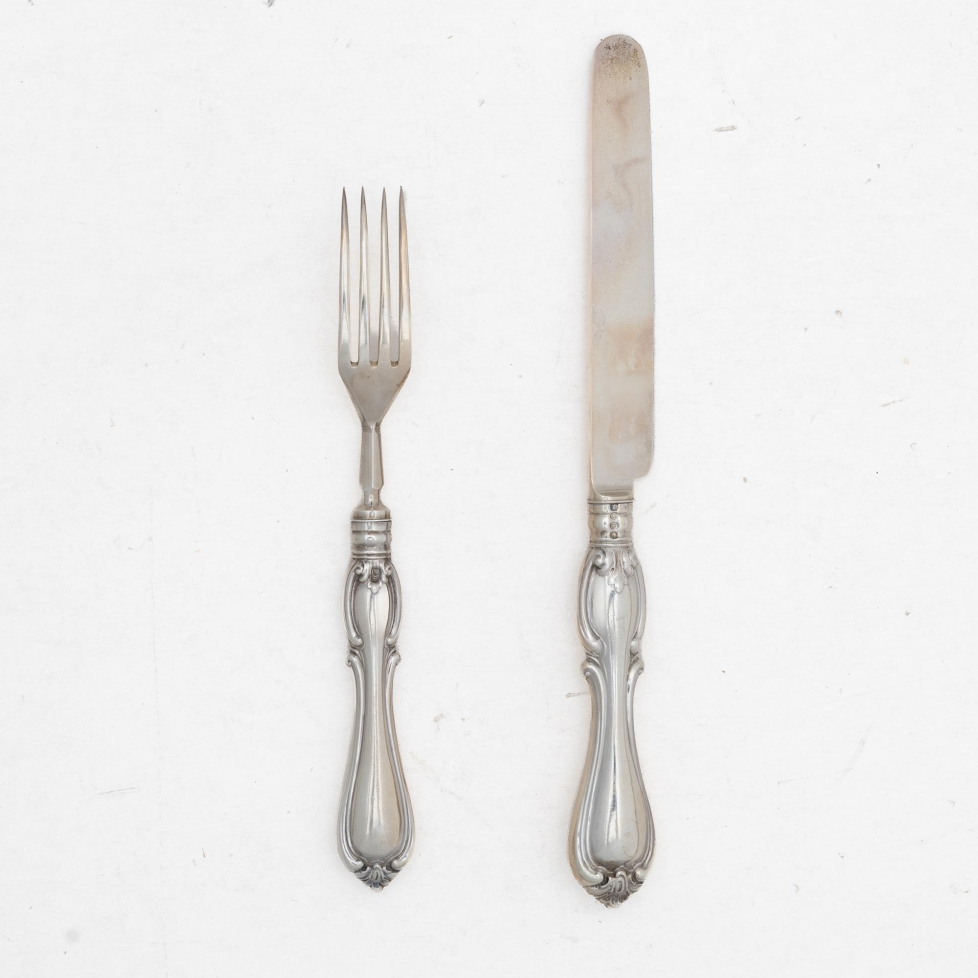 Dessertbestick, 24 delar, silver, modell  "Olga"/"Albert pattern", Francis Higgins II, London 1845.
