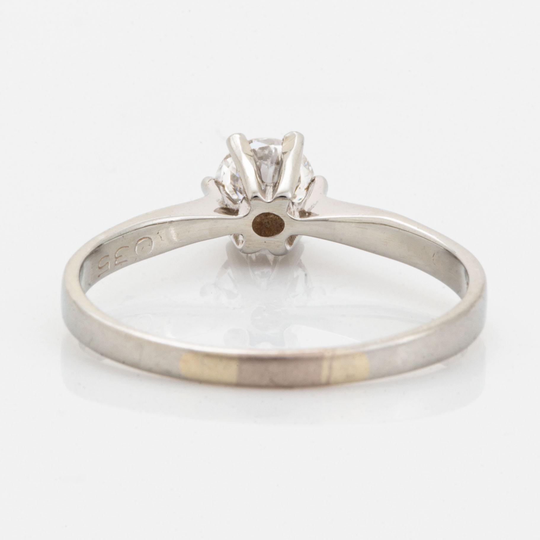 Brilliant-cut diamond ring.