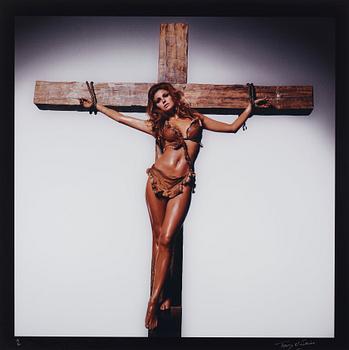 Terry O'Neill, "Raquel Welch on the Cross, Los Angeles", 1970.