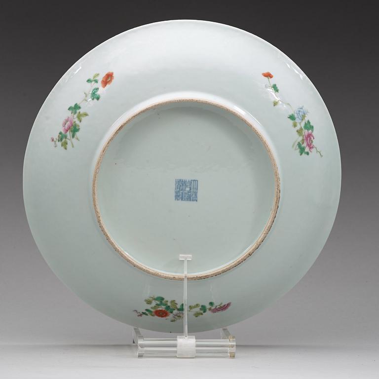 A Chinese famille rose dish, 20th Century.