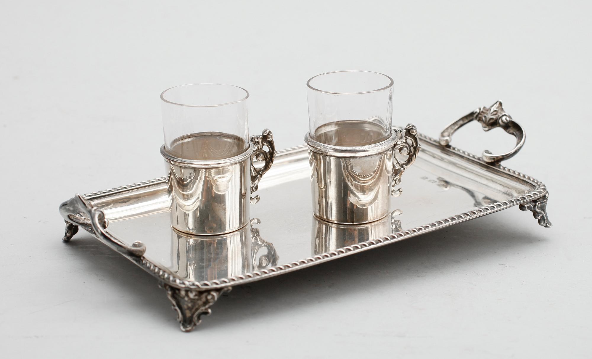 PUNCHGLAS, 6 st samt BRICKA, silver, Birmingham 1912. Vikt ca 200 g.