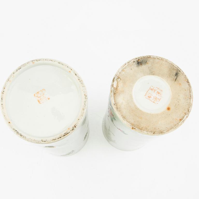 A Chinese famille rose vase and a lantern, 20th century.