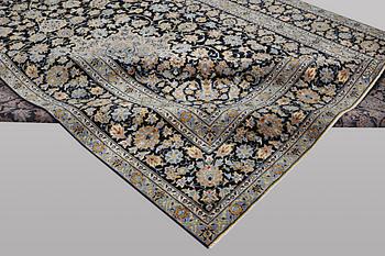 A carpet, Kashan, ca 405 x 295 cm.