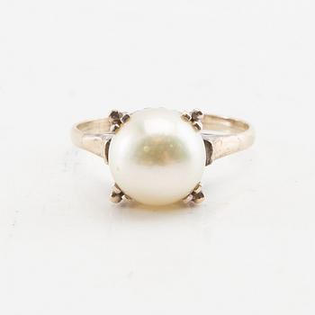 Ring, 14K gold with pearl.
