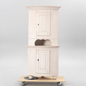 Hörnskåp, 1800-tal.