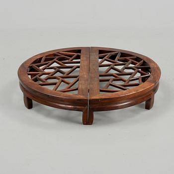 BORD, tvådelat, orientaliskt, 1800/1900-tal.