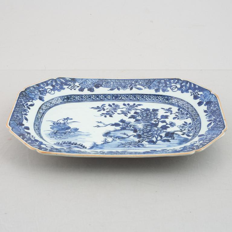 A set of two blue and white dishes, Qing dynasty, Qianlong (1736-95).