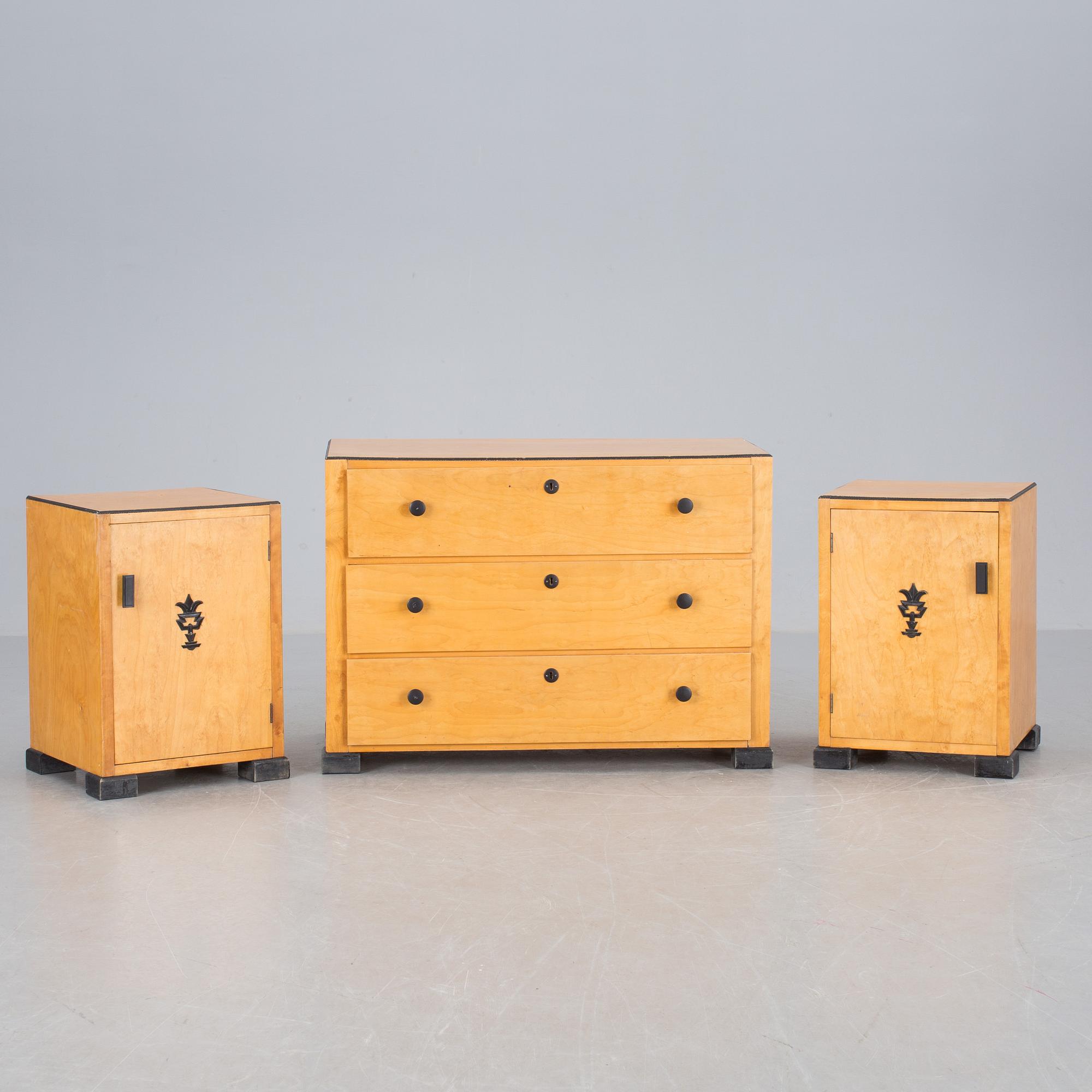 SÄNGKAMMARMÖBEL, 3 delar,  1930-tal.