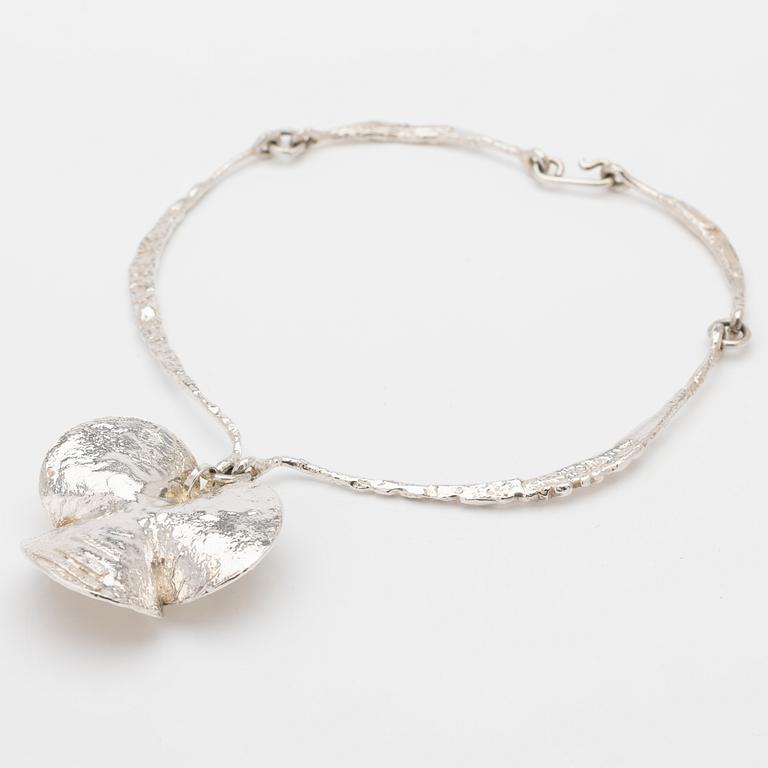Theresia Hvorslev, Silver necklace, MEMA Lidköping 1974-1975.