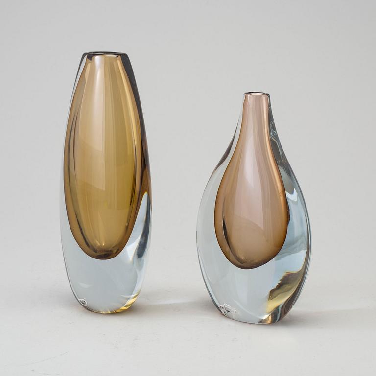 Two glass vases attributet to Gunnar Nylund, Strömbergshyttan,  second half of the 20th century.