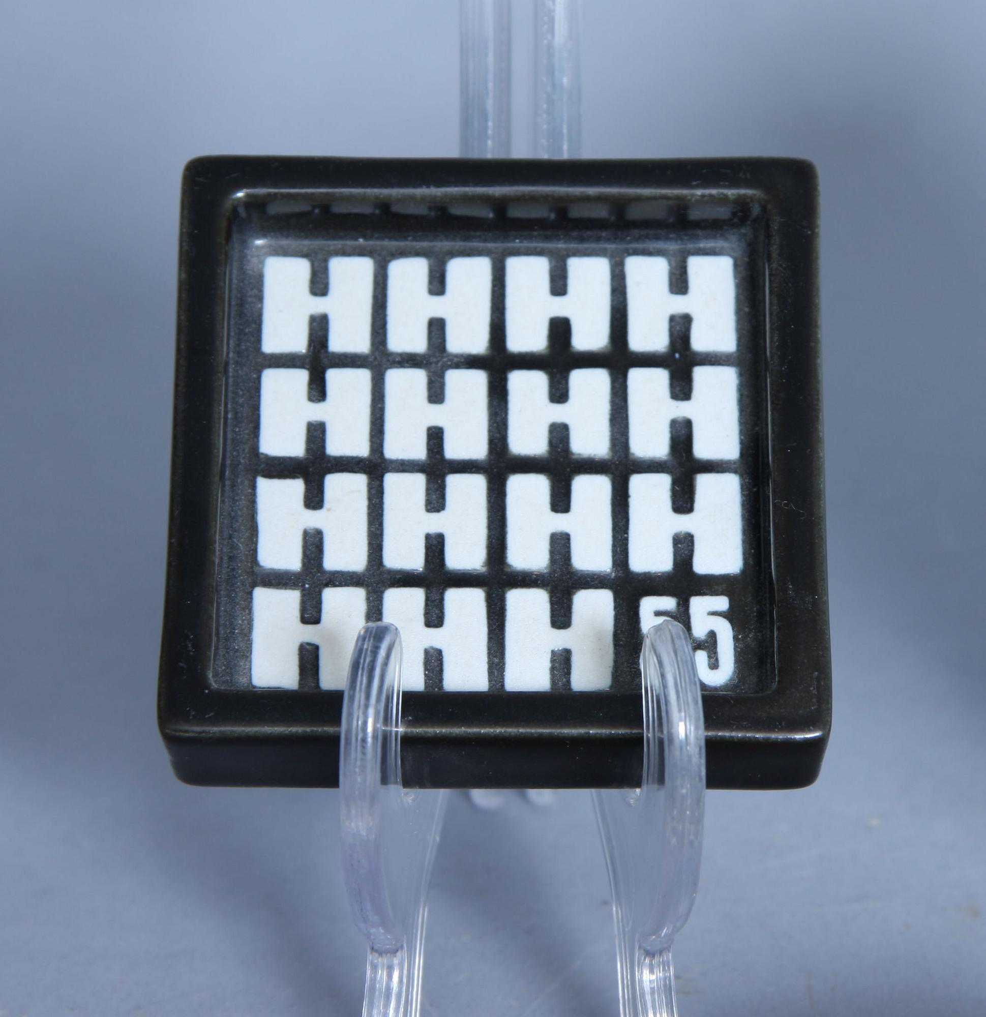 ASKFAT, 3 st, samt SÅSSNIPA, keramik, bl a Stig Lindberg och Wilhelm Kåge, 1900-tal.