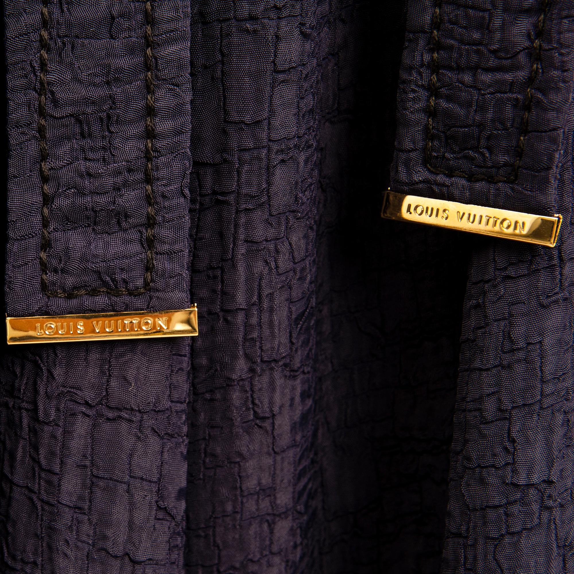 KLÄNNING, Louis Vuitton.