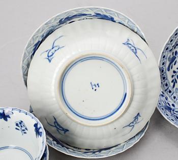 KOPPAR med FAT, 6 st, Kangxi-stil, 1900-tal, Kina.