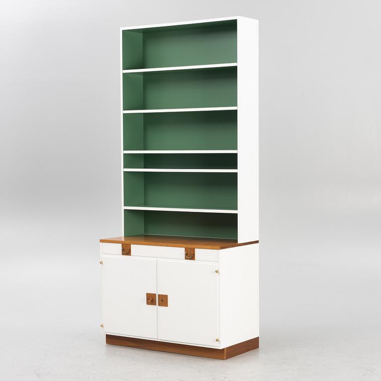 Josef Frank, a model "B2255" bookshelf, Firma Svenskt Tenn, post 1985.