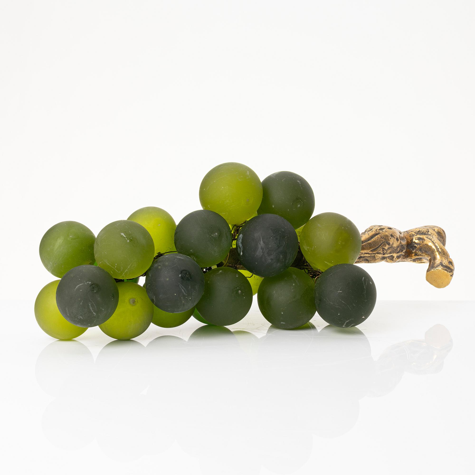 A table decoration, 'French Grapes', Eichholtz, contemporary.