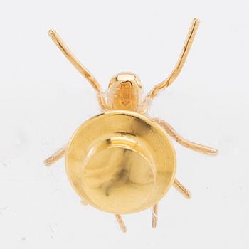 Olle Ohlsson, brooch in the form of an ant, 18K gold and yellow metal.
