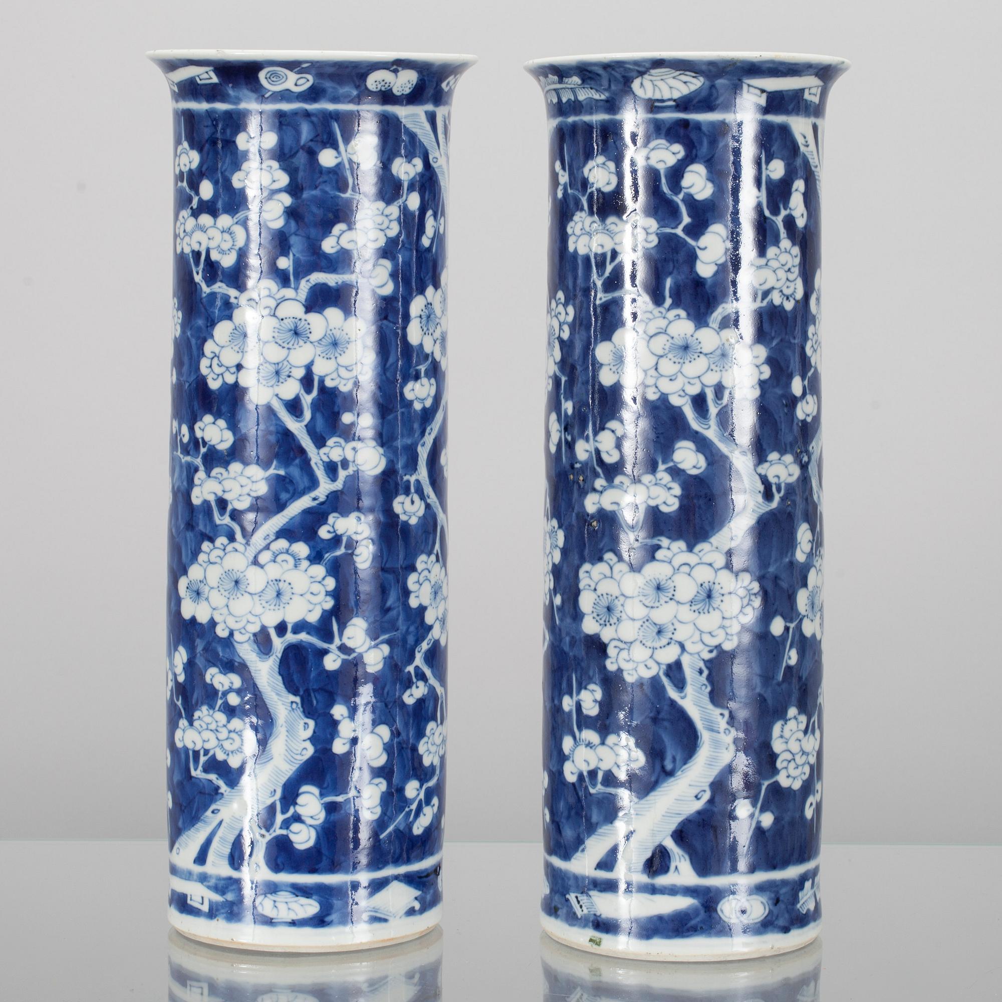 VASER, ett par, porslin, Kina, Kangxi (1662-1722).