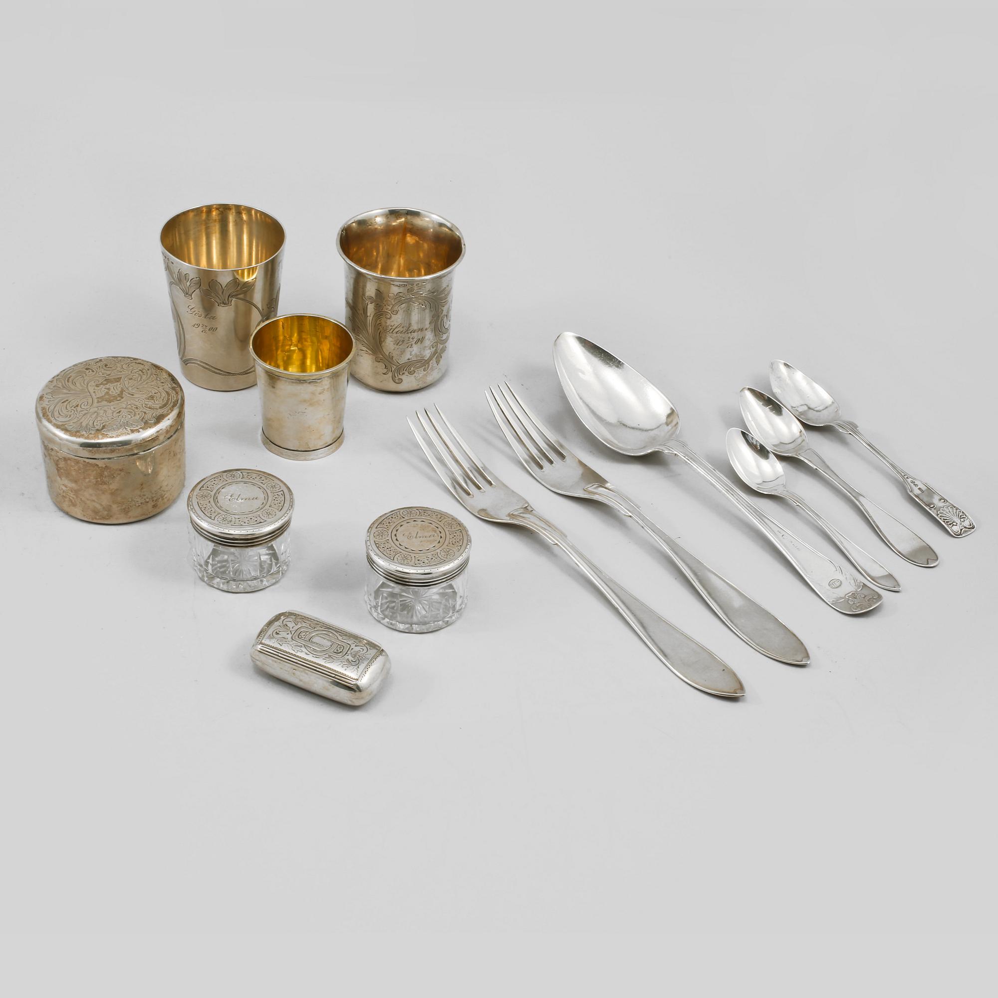 PART SILVER, 13 delar, 1800-talets början till 1900-talets början, total vikt exklusive glas 482 gram.