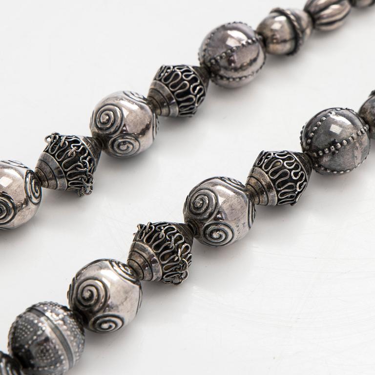 Kalevala Koru, Necklace and bracelet, “The Halikko Treasure”, silver. Helsinki 1970.