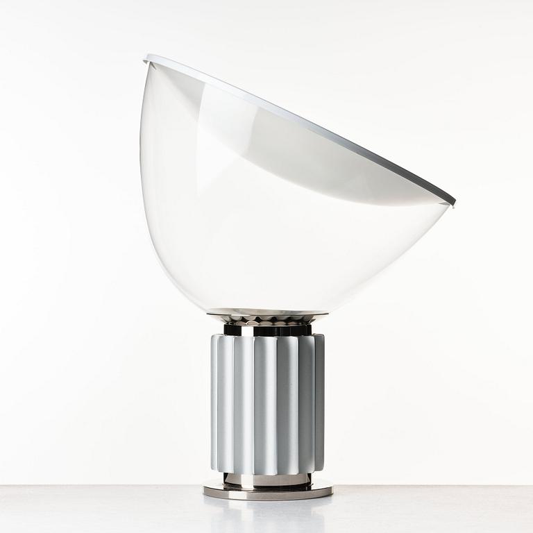 Achille Castiglioni, & Pier Giacomo Castiglioni, bordslampor 1 par, "Taccia", Flos, Italien efter 1962.