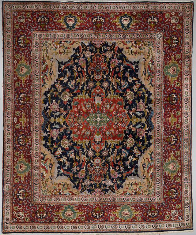 MATTA, semiantik/old Täbris, ca 367x300 cm.