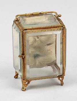 URHUS, glas, metall, sent 1800-tal.