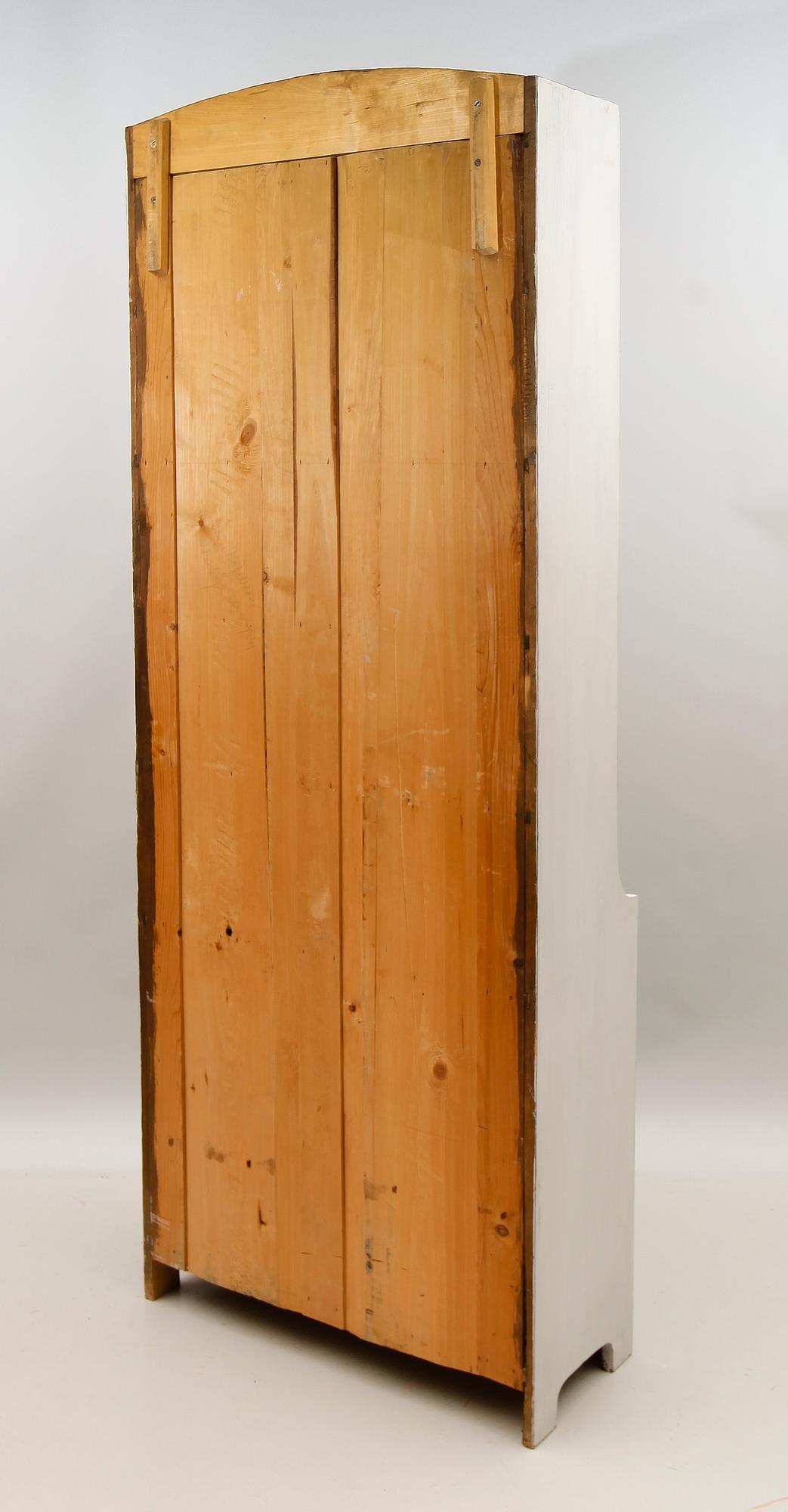 VITRINSKÅP, 1900-talets första hälft.