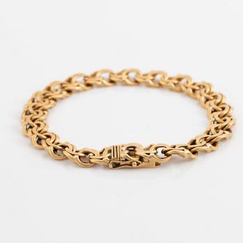 18K gold bracelet.