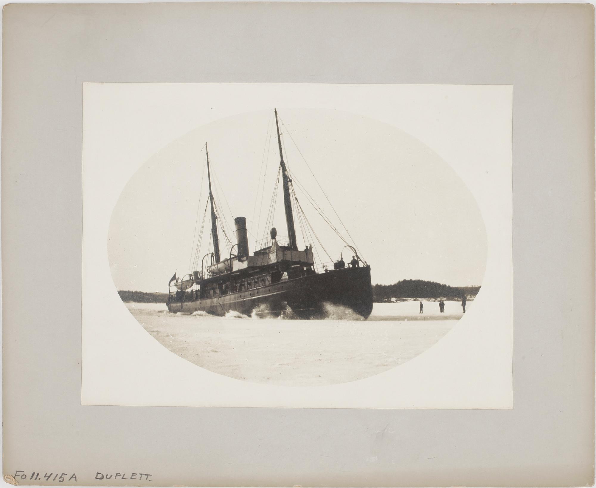 PARTI MARINHISTORIA, ca 90 delar, 1900-tal.