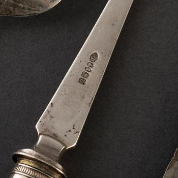8 pieces of silver and silver plated serving cutlery, 19th and 20th century.