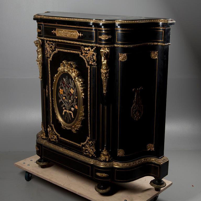 SKÅP, Louis XVI-stil, Mellaneuropa, 1800-talets senare hälft.