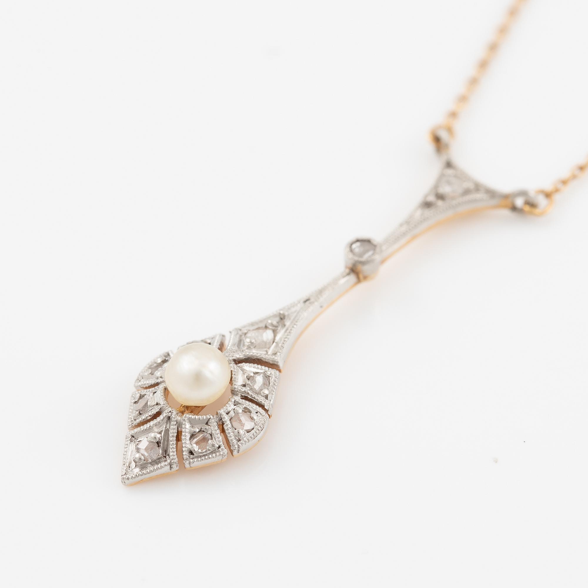 Collier 18K guld och platina med en pärla och rosenslipade diamanter.