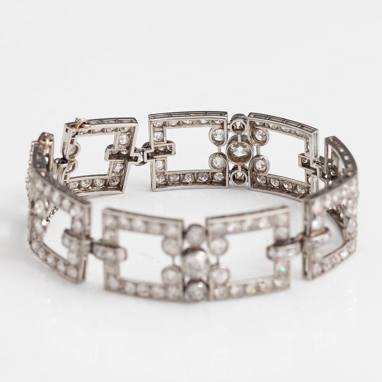 ARMBAND, Art déco, platina, gammalslipade diamanter ca 16.50 ct tot. 1920-30-tal.