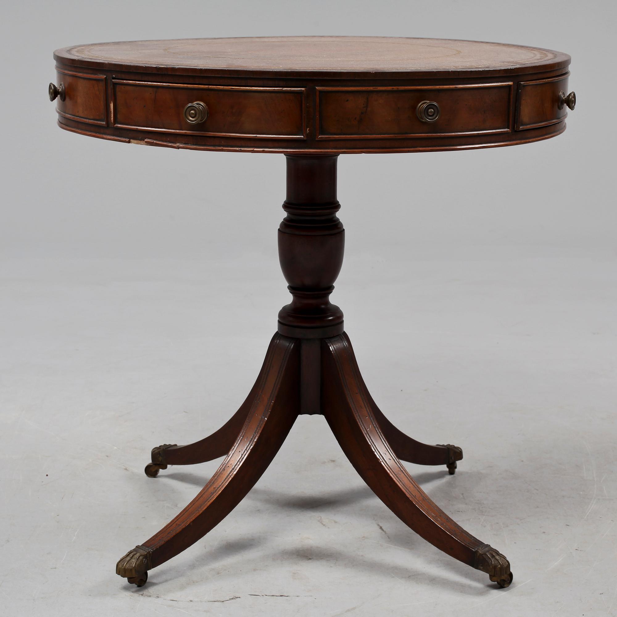 BORD, s k Drumtable, England, 1900-tal.