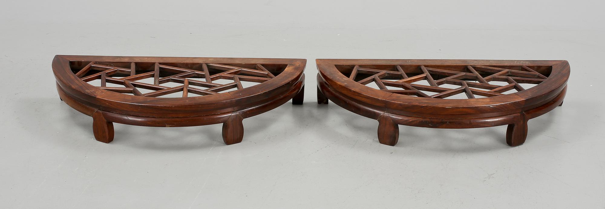 BORD, tvådelat, orientaliskt, 1800/1900-tal.