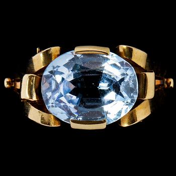 RINGAR, 5 st, 18k guld. En ring med åtta diamanter tot ca 0.08 ct.