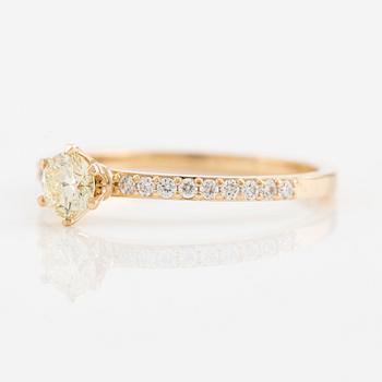 Ring in 18K gold with a round brilliant-cut diamond approximately 0.30 ct.