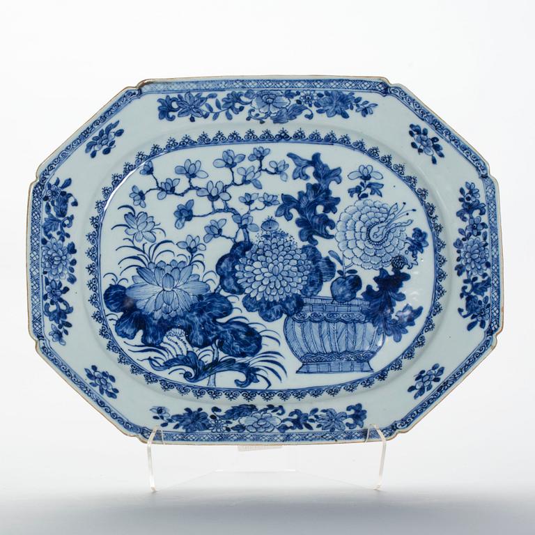 STEKFAT, porslin, Kina, Qianlong(1736-1795).
