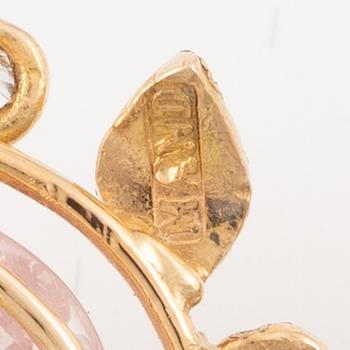 Earrings, Mandelstam, 18K gold with carved rose quartz, pink tourmalines, and brilliant-cut diamonds.