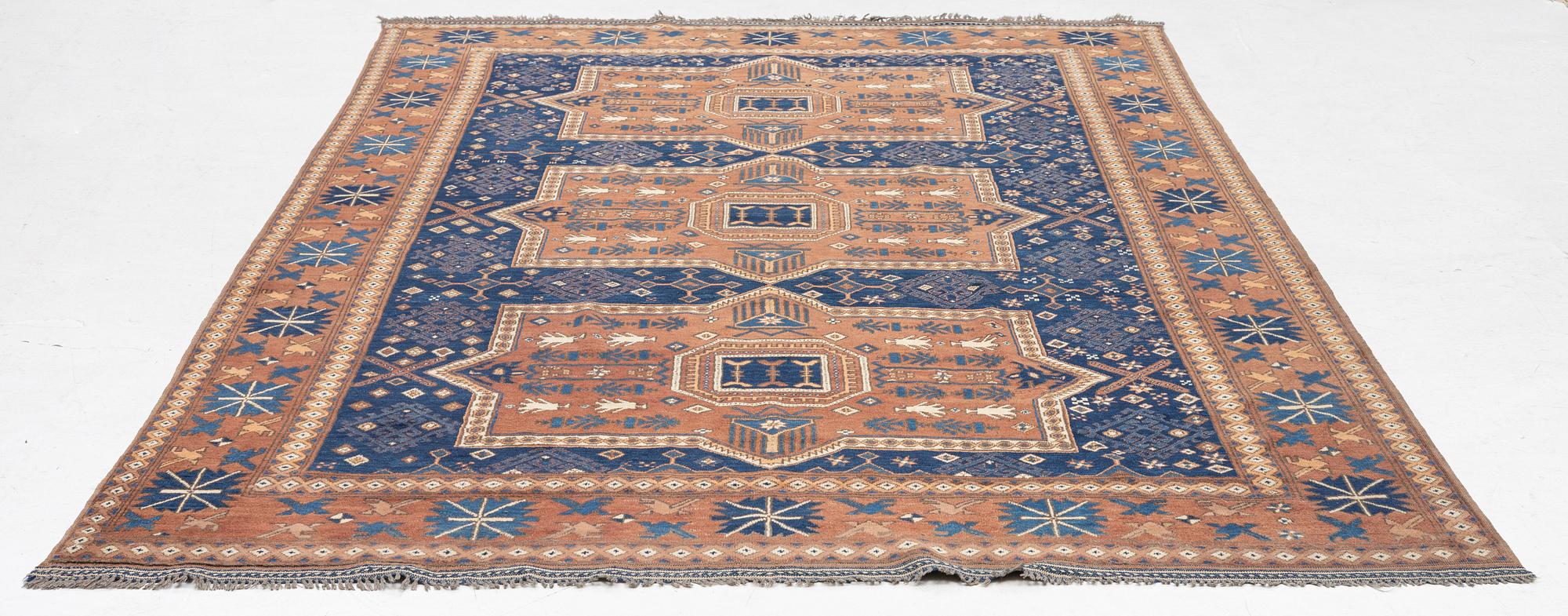 Matta, Kazak, ca 305 x 202 cm.