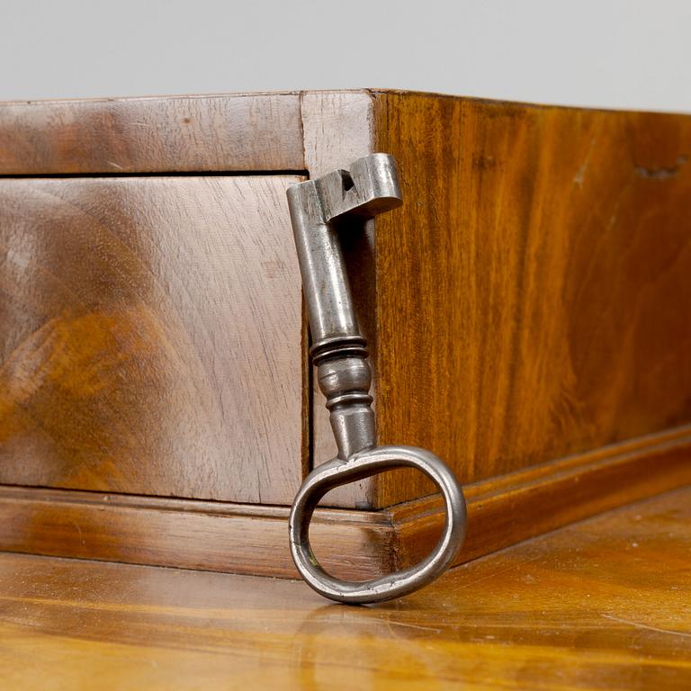 An Empire dressing table by Johan Öman, Stockholm (1815-33).