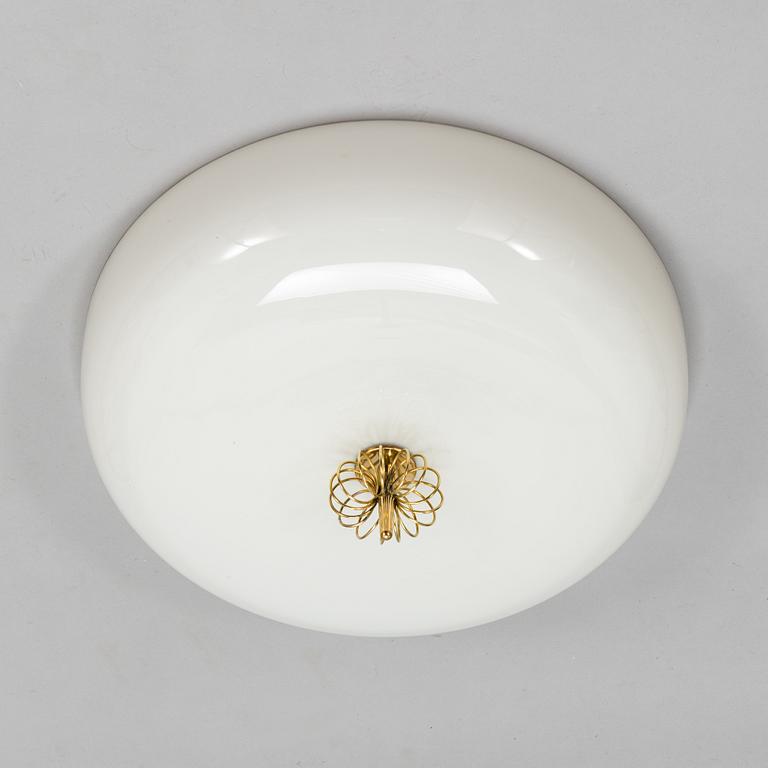 Paavo Tynell, a mid-20th century ceiling light for Idman.