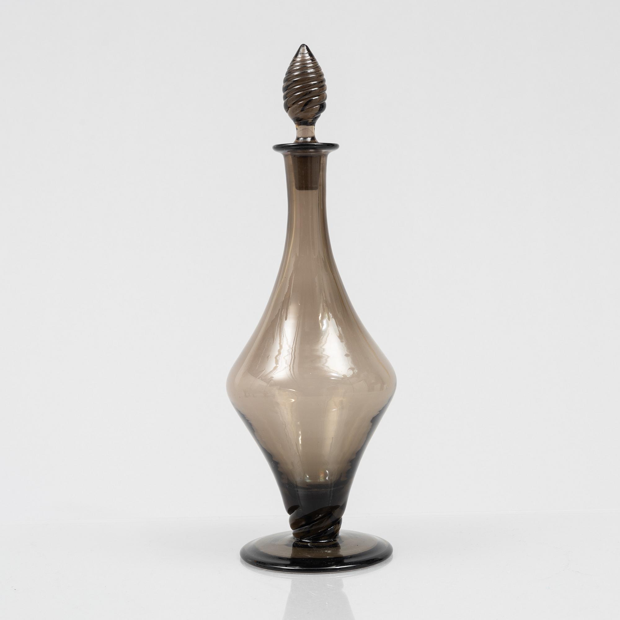 Simon Gate, a 30-piece glass service, Sandvik/Orrefors.